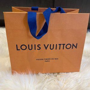 Louis vuitton paper shopping bag authentic